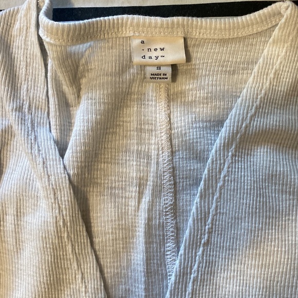 Cardigan - Picture 2 of 5